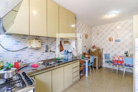 Casa à venda com 250m², 4 quartos e 4 vagasCozinha