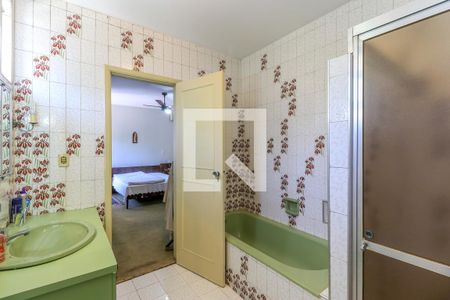 Casa à venda com 250m², 4 quartos e 4 vagasBanheiro da Suíte