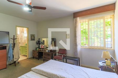 Casa à venda com 250m², 4 quartos e 4 vagasSuíte