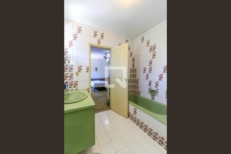 Casa à venda com 250m², 4 quartos e 4 vagasBanheiro da Suíte