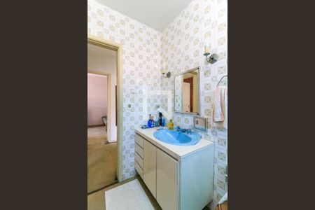 Casa à venda com 250m², 4 quartos e 4 vagasBanheiro Social