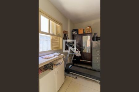 Casa à venda com 250m², 4 quartos e 4 vagasQuarto de Serviço