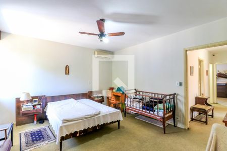 Casa à venda com 250m², 4 quartos e 4 vagasSuíte