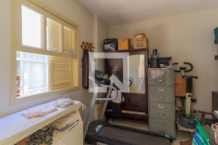 Casa à venda com 250m², 4 quartos e 4 vagasQuarto de Serviço