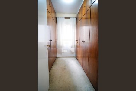 Closet da suíte 1 de apartamento para alugar com 4 quartos, 180m² em Jardim Paulista, São Paulo