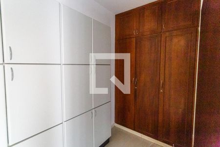 Closet da Suíte de apartamento para alugar com 2 quartos, 85m² em Funcionários, Belo Horizonte