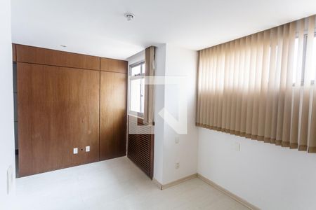 Suíte de apartamento para alugar com 2 quartos, 85m² em Funcionários, Belo Horizonte