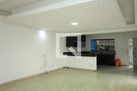 Sala de casa para alugar com 3 quartos, 213m² em Parque Guarani, São Paulo