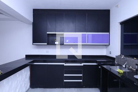 Casa para alugar com 213m², 3 quartos e 2 vagasCozinha