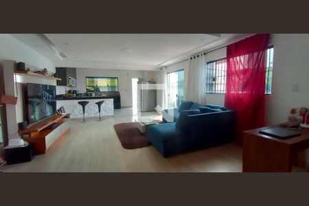 Sala de casa à venda com 2 quartos, 213m² em Parque Guarani, São Paulo