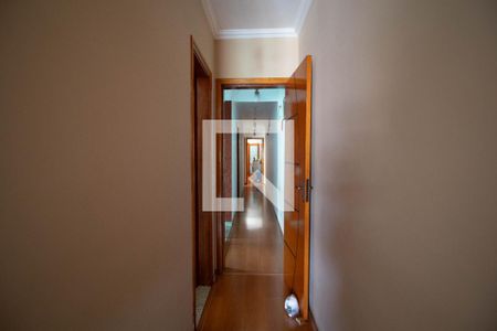 Casa à venda com 329m², 5 quartos e 3 vagasCorredor