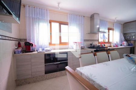 Casa à venda com 329m², 5 quartos e 3 vagasCozinha - Armários