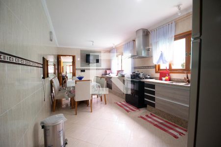 Casa à venda com 329m², 5 quartos e 3 vagasCozinha