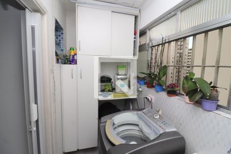 Apartamento à venda com 70m², 2 quartos e 1 vagaÁrea de Serviço