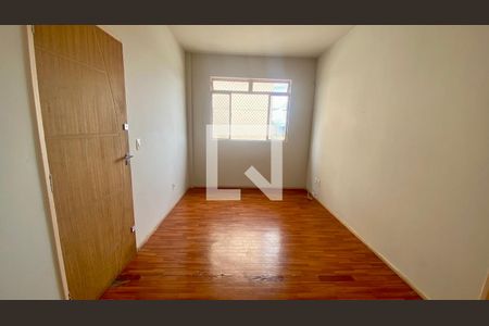 Sala de apartamento para alugar com 2 quartos, 55m² em Alto Caiçaras, Belo Horizonte