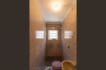 Casa à venda com 270m², 5 quartos e 2 vagas Casa à venda com 270m², 5 quartos e 2 vagasBanheiro