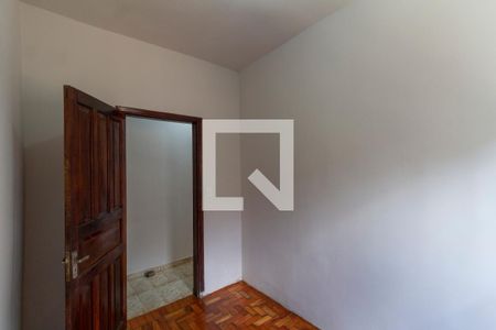 Casa à venda com 270m², 5 quartos e 2 vagas Casa à venda com 270m², 5 quartos e 2 vagasQuarto
