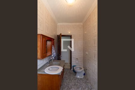 Casa à venda com 270m², 5 quartos e 2 vagas Casa à venda com 270m², 5 quartos e 2 vagasBanheiro