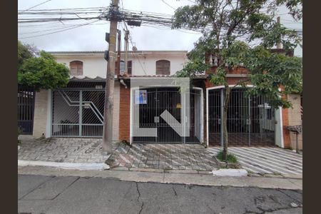 Casa à venda com 277m², 3 quartos e 1 vaga Casa à venda com 277m², 3 quartos e 1 vagaFachada