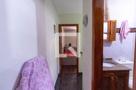 Casa para alugar com 130m², 2 quartos e 1 vaga Casa para alugar com 130m², 2 quartos e 1 vagaBanheiro Corredor