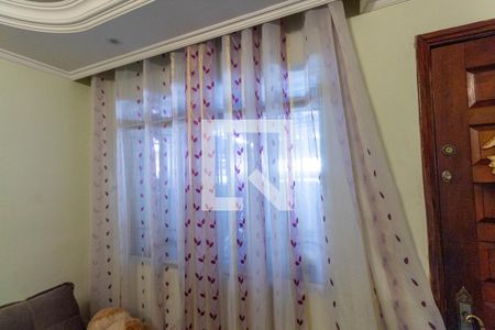 Sala de casa para alugar com 2 quartos, 130m² em Parque das Paineiras, São Paulo