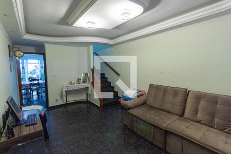Sala de casa para alugar com 2 quartos, 130m² em Parque das Paineiras, São Paulo