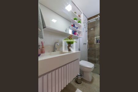 Casa à venda com 210m², 3 quartos e 3 vagasBanheiro Suíte 1