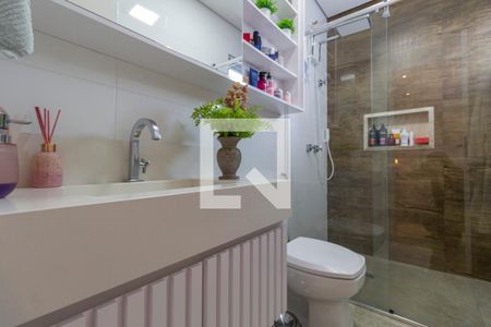 Casa à venda com 210m², 3 quartos e 3 vagasBanheiro Suíte 1