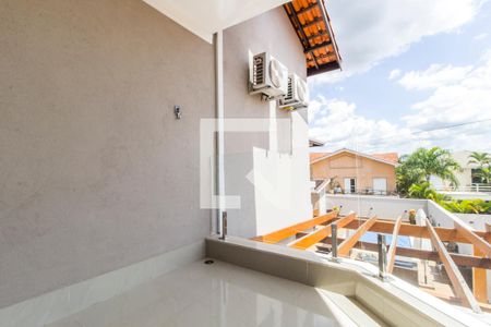 Casa de condomínio à venda com 554m², 4 quartos e 4 vagasVaranda