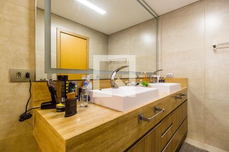 Casa de condomínio à venda com 554m², 4 quartos e 4 vagasBanheiro da Suíte 1