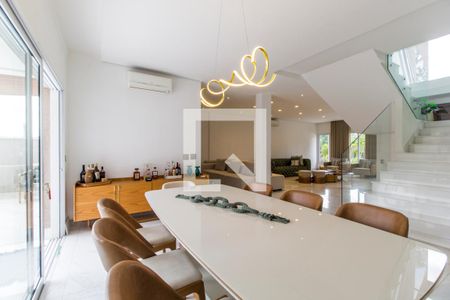 Casa de condomínio à venda com 554m², 4 quartos e 4 vagasSala de Jantar