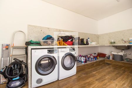 Casa de condomínio à venda com 554m², 4 quartos e 4 vagasÁrea de Serviço