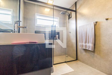 Casa de condomínio à venda com 554m², 4 quartos e 4 vagasBanheiro da Suíte 2