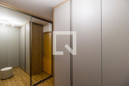 Casa de condomínio à venda com 554m², 4 quartos e 4 vagasCloset da suíte 1