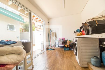 Casa de condomínio à venda com 554m², 4 quartos e 4 vagasÁrea de Serviço