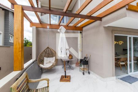 Casa de condomínio à venda com 554m², 4 quartos e 4 vagasVaranda