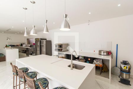 Casa de condomínio à venda com 554m², 4 quartos e 4 vagasCozinha