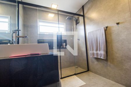 Casa de condomínio à venda com 554m², 4 quartos e 4 vagasBanheiro da Suíte 2