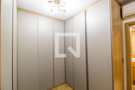 Casa de condomínio à venda com 554m², 4 quartos e 4 vagasCloset da suíte 1