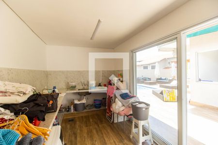 Casa de condomínio à venda com 554m², 4 quartos e 4 vagasÁrea de Serviço