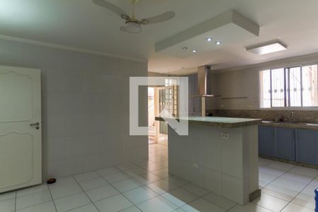 Casa para alugar com 300m², 4 quartos e 3 vagas Casa para alugar com 300m², 4 quartos e 3 vagasCozinha
