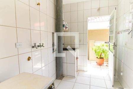 Casa para alugar com 300m², 4 quartos e 3 vagas Casa para alugar com 300m², 4 quartos e 3 vagasÁrea De Servioço