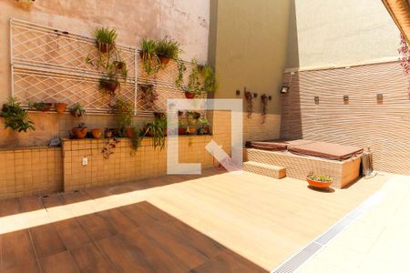 Casa para alugar com 300m², 4 quartos e 3 vagas Casa para alugar com 300m², 4 quartos e 3 vagasQuintal