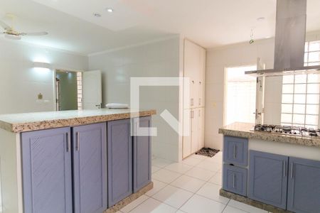 Casa para alugar com 300m², 4 quartos e 3 vagas Casa para alugar com 300m², 4 quartos e 3 vagasCozinha