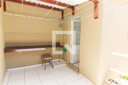 Casa para alugar com 300m², 4 quartos e 3 vagas Casa para alugar com 300m², 4 quartos e 3 vagasÁrea De Servioço