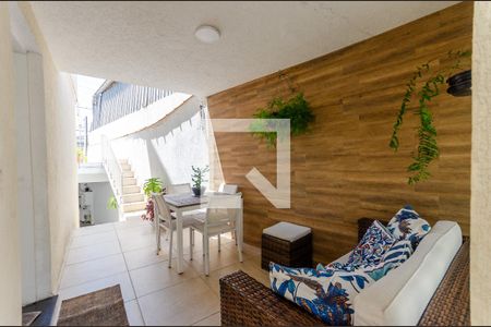 Casa para alugar com 117m², 2 quartos e 1 vagaQuintal