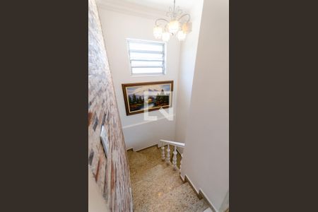 Casa para alugar com 117m², 2 quartos e 1 vagaEscada