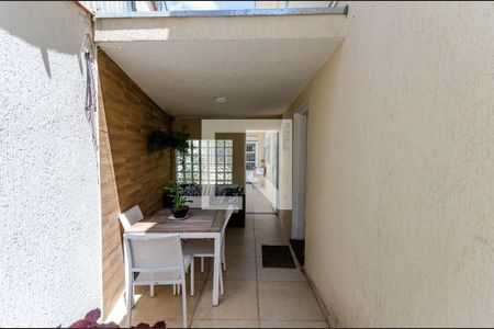 Casa para alugar com 117m², 2 quartos e 1 vagaQuintal