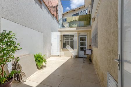 Casa para alugar com 117m², 2 quartos e 1 vagaQuintal