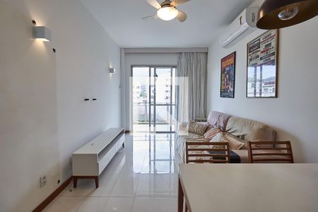 Apartamento para alugar com 75m², 2 quartos e 1 vagaSala